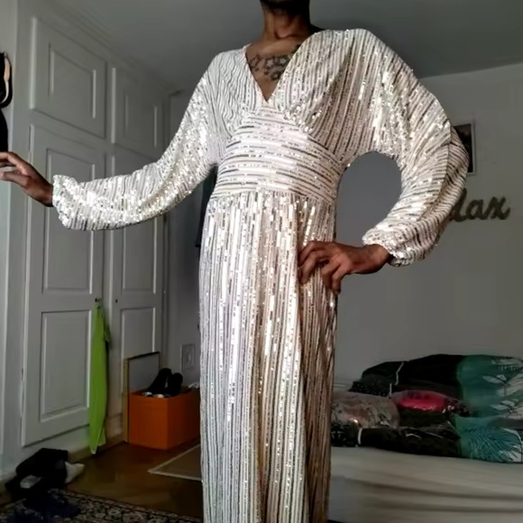 🎉Shine in this Sexy Long Sleeve Sparkly Maxi Dress, perfect for holiday … - Picture 16 of 16